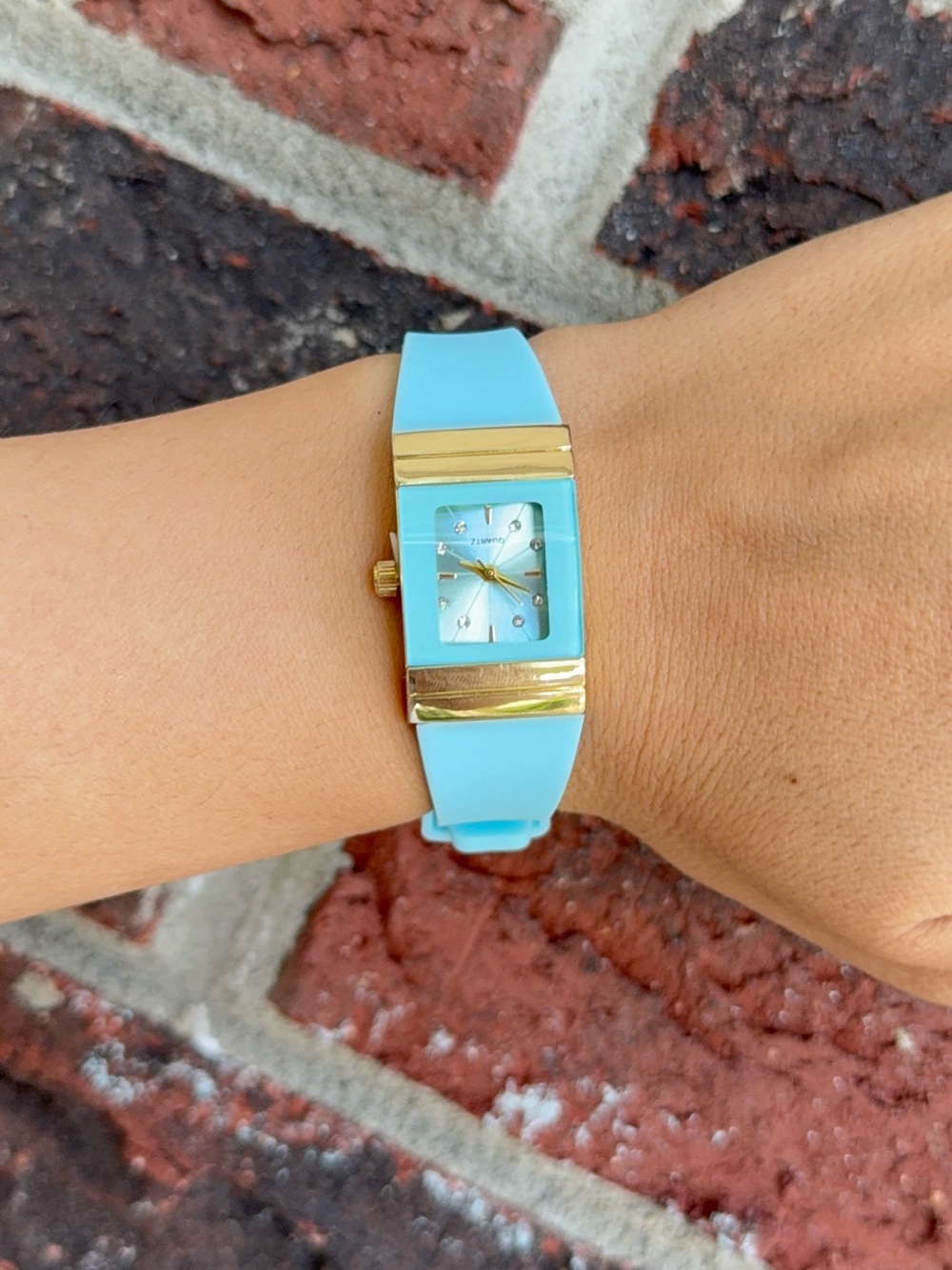 Elegant Aqua Watch with silicone band - Picture 10 of 10